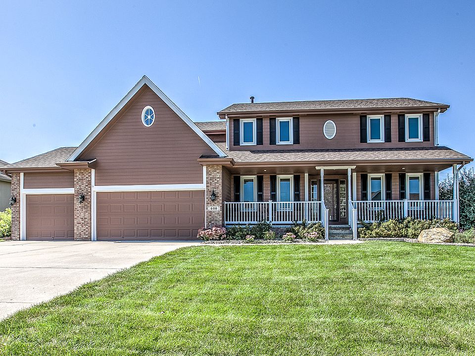1st image of 608 Eagle Crest Dr
