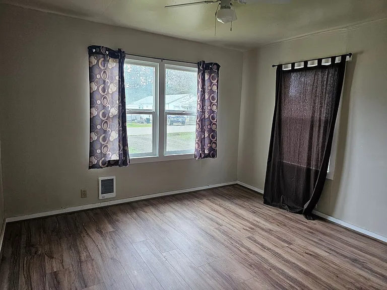 1420 Gleason Ave — Photo 11