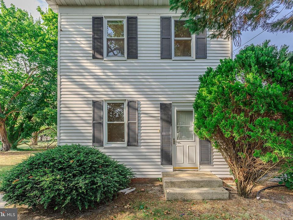 1st image of 1474 Burleigh Ave