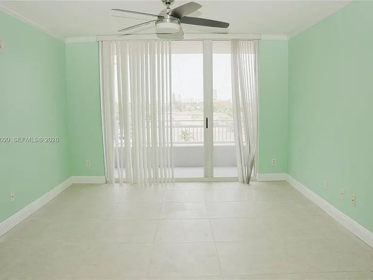 2665 SW 37th Ave #405 — Photo 6