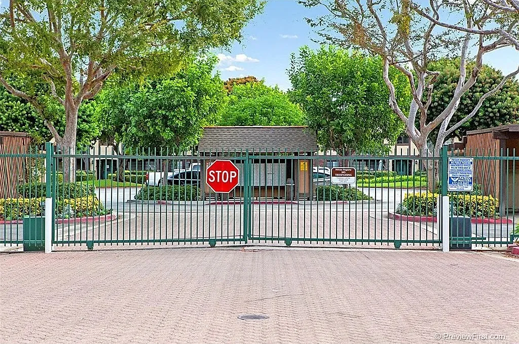 1 bed, 560 sqft, $2,500 — Photo 2