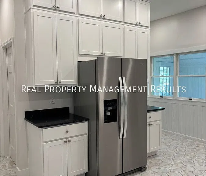 402 W Jennings St — Photo 11