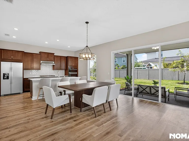 98 Permit Ct — Photo 2