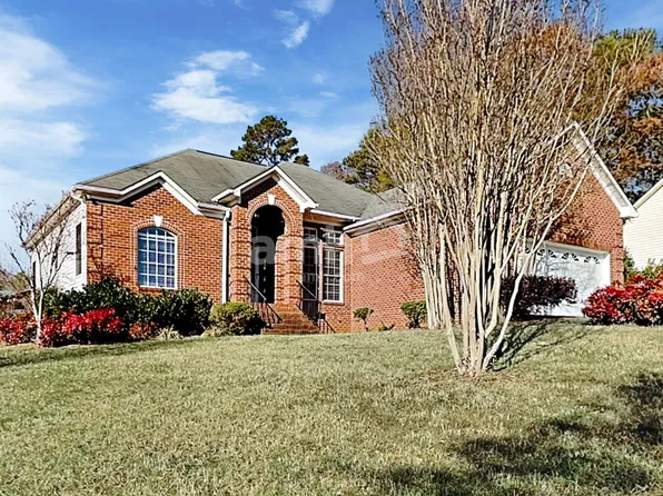 4700 Greenfield Way Dr, Winston Salem, NC 27103