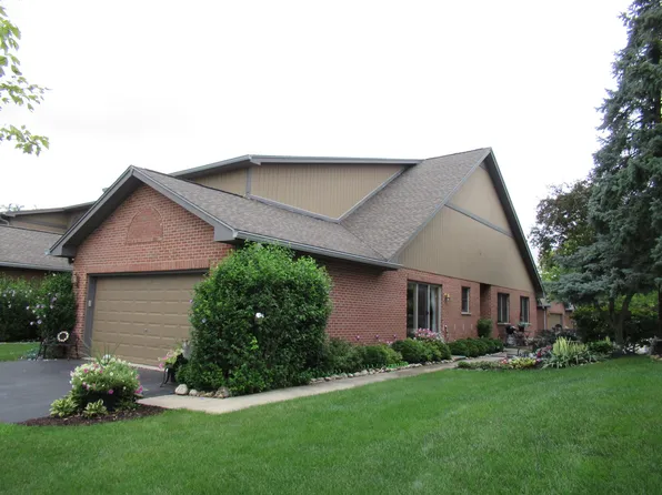 201 Woodland Way, Bloomingdale, IL 60108