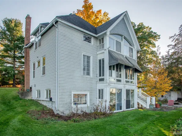 1776 Eagle Point Rd, Clarklake, MI 49234