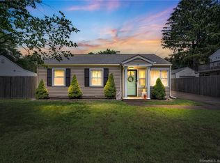 17 Circle Dr, Wallingford, CT 06492