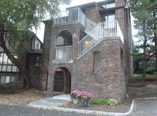 900 Valley Rd #8, Clifton, NJ 07013