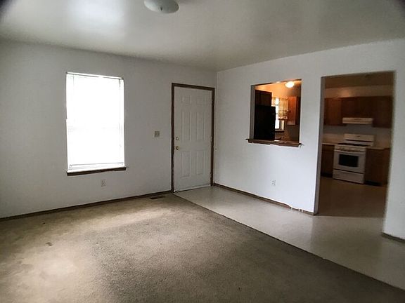 4th image of 1222 Backer St