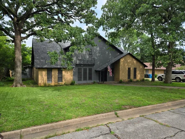 606 Queens Rd, Denison, TX 75020
