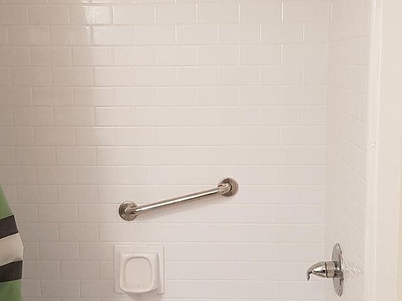 5th image of 1012 Clifton Ave