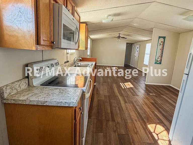 29 Oak Ln — Photo 5