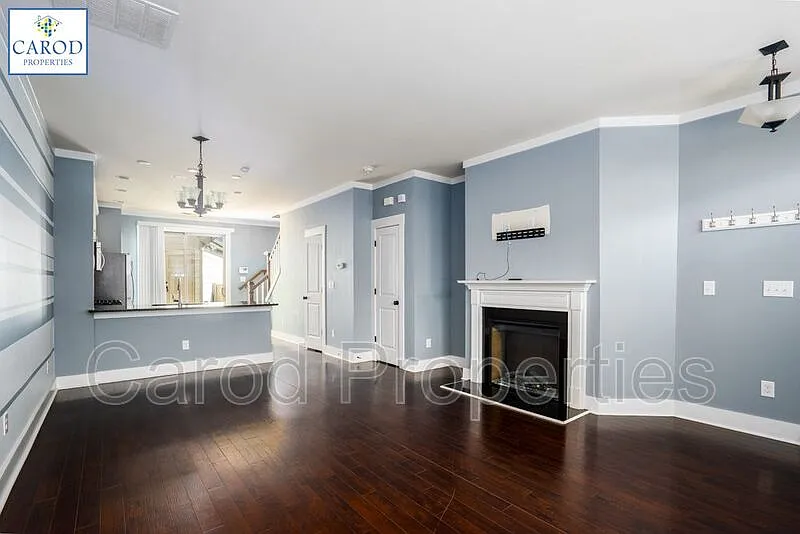 2 bed, 2.5 bath, 1495 sqft, $1,795 — Photo 4