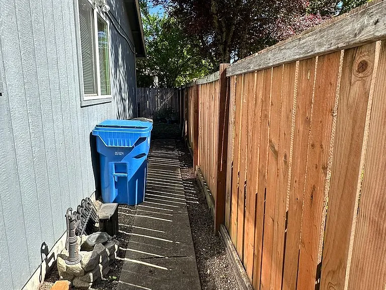 2721 Hidden Springs Loop SE — Photo 6