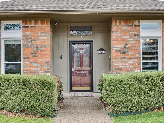 3rd image of 920 Green Brook Dr