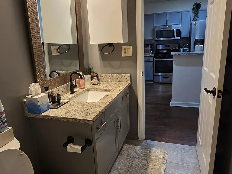 405 W 7th St #212 — Photo 34