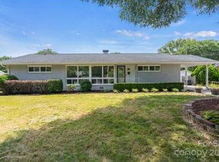 608 Dartmouth Dr, Gastonia, NC 28054