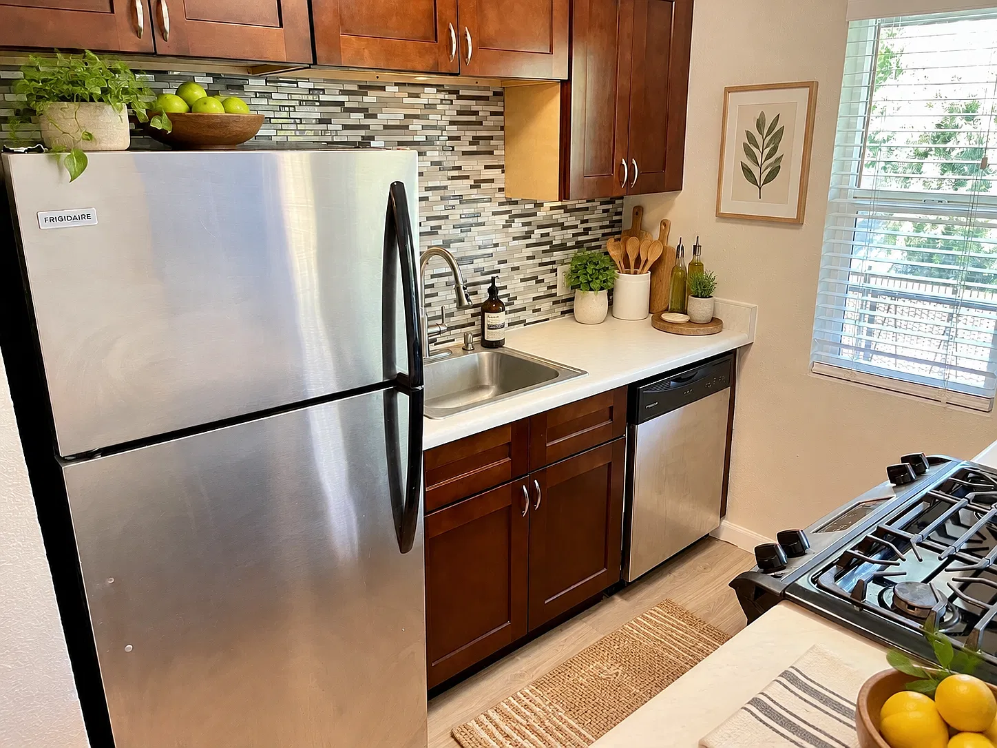 1 bed, 600 sqft, $1,295 — Photo 2