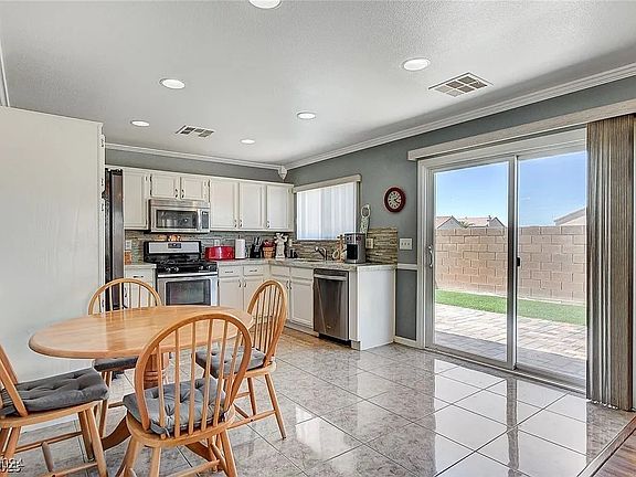 3rd image of 5754 Viberti Ct