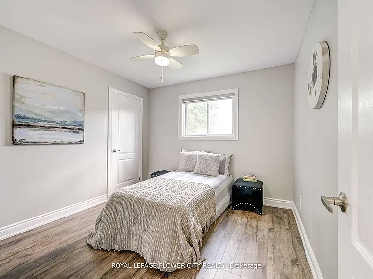 5263 Trafalgar Rd — Photo 19