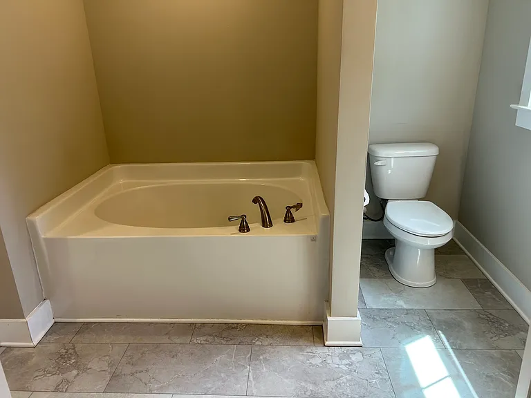 110 Sanders Dr — Photo 13