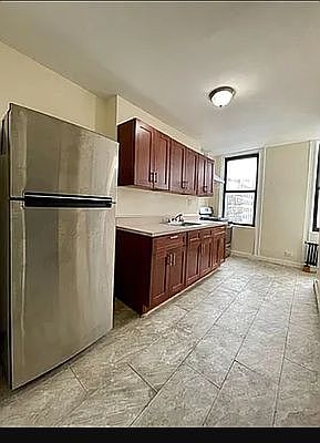 2nd image of 2006 2nd Ave APT 4