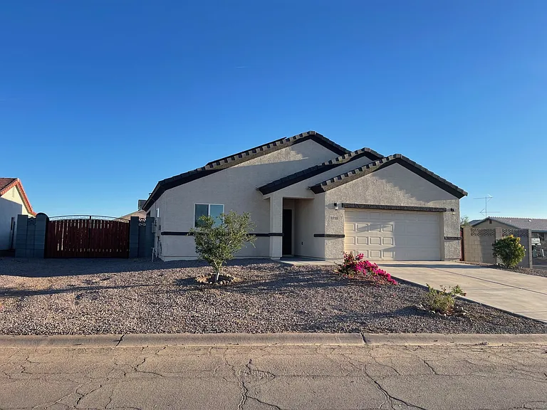 9216 W Oneida Dr — Photo 10