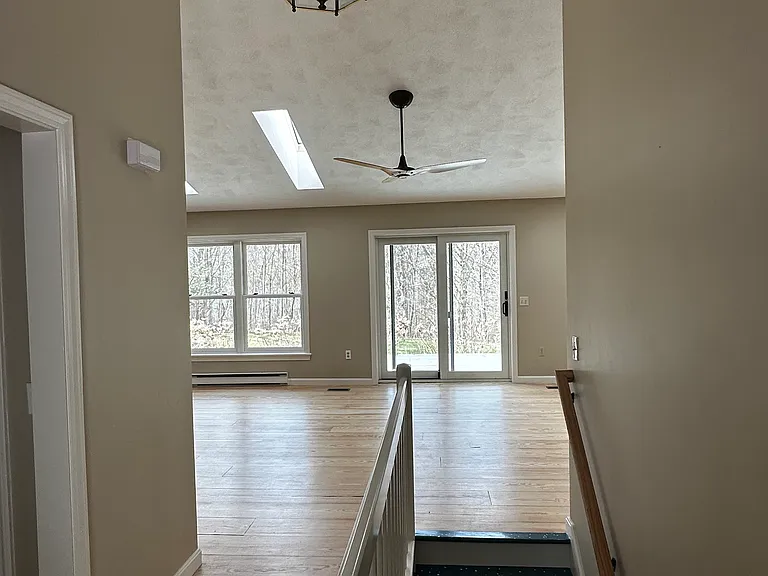 487 Carpenter Ln — Photo 8