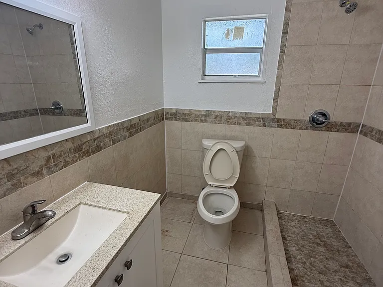 549 Jennings Ave — Photo 19