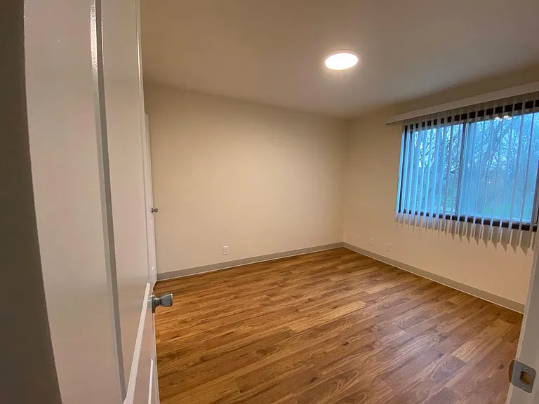 3306 Grand Ave #8 — Photo 5