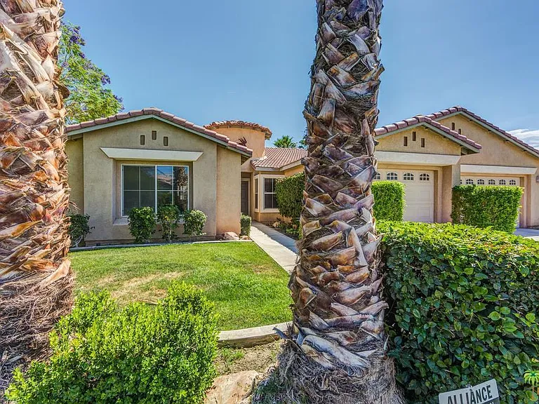 81433 Avenida Esmeralda — Photo 7
