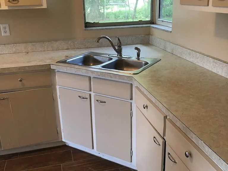 1162 Hampshire Ave — Photo 5