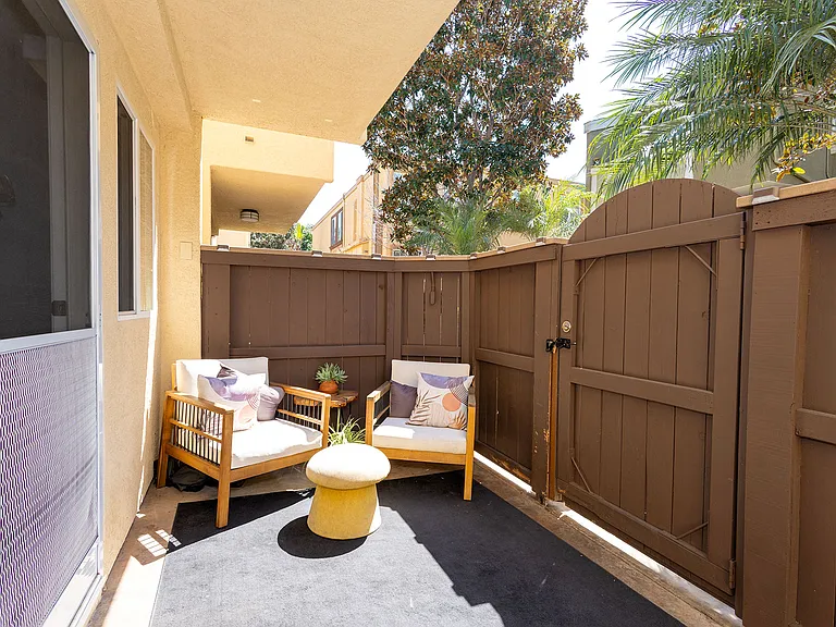 5252 Balboa Arms Dr #167 — Photo 21