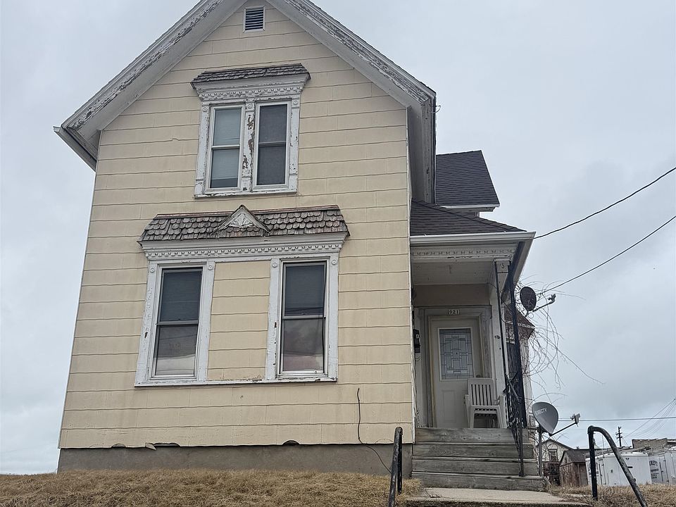 1st image of 921 S 13th St