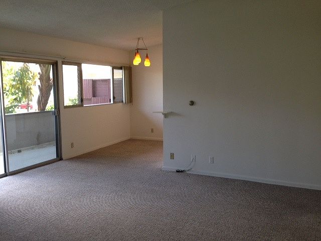 Living/dining area