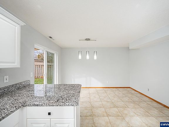 4th image of 714 Grouse Pl