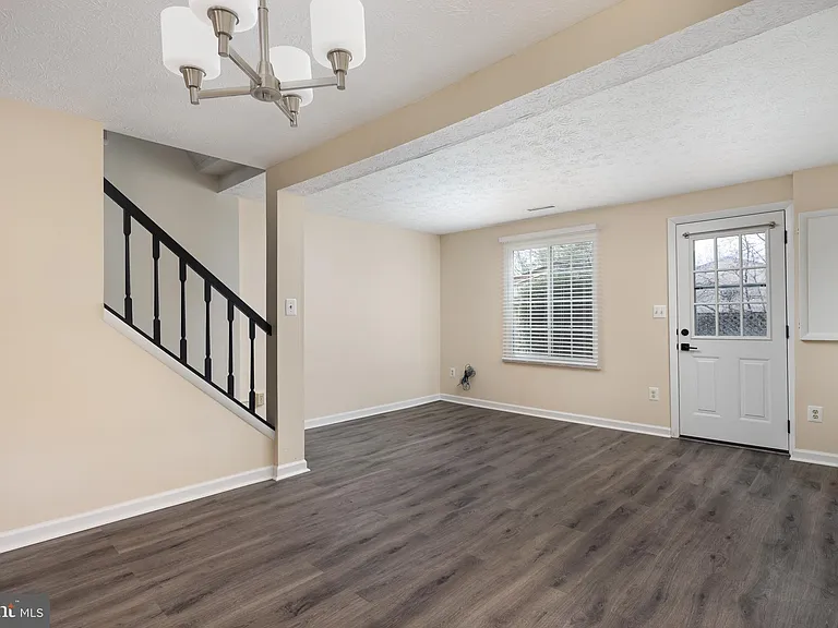 8736 Susquehanna St — Photo 14