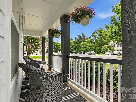 5th image of 3018 Amaranth Dr