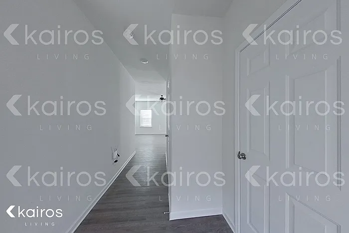 3 bed, 2.5 bath, 1800 sqft, $2,195 — Photo 2