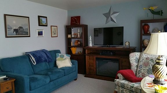 5th image of 305 Hillview Dr