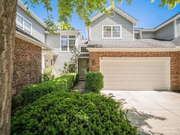 4332 Hillside Dr, Ann Arbor, MI 48105