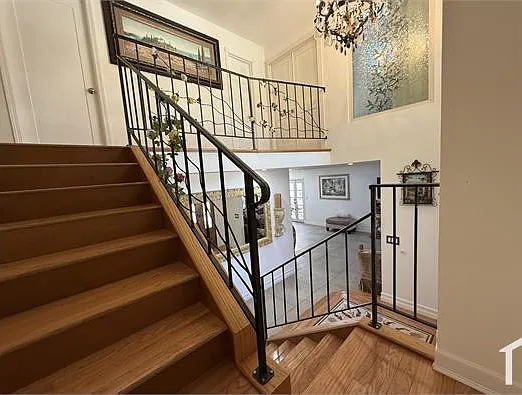 933 S Susan St — Photo 27