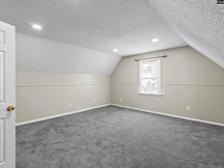 42 Halton Ct — Photo 5