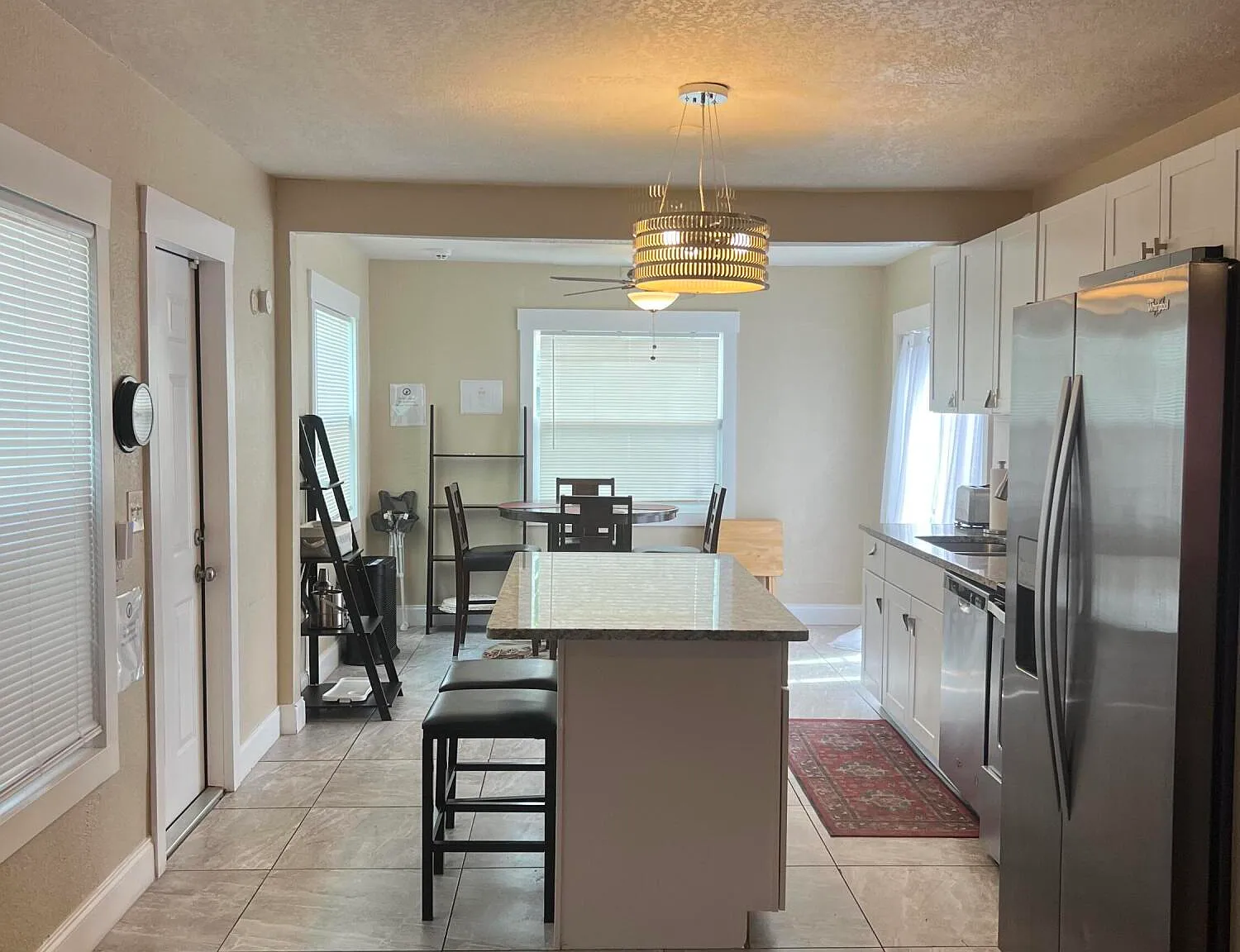 2 bed, 1.0 bath, 1116 sqft, $2,950 — Photo 3