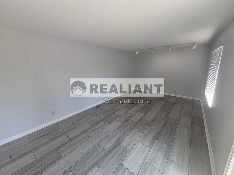 1725 Promontory Dr — Photo 8