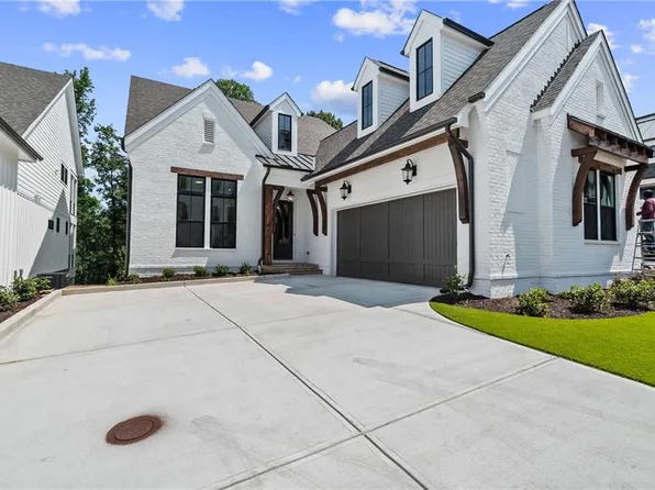 5205 Bandolino Ln, Peachtree Corners, GA 30092