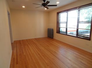 6160 N Winthrop Ave #351, Chicago, IL 60660