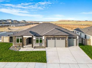 7992 Cardinal Peak St, West Richland, WA