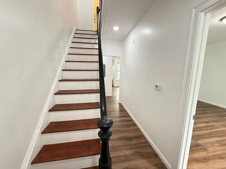81 Alder St #C — Photo 6