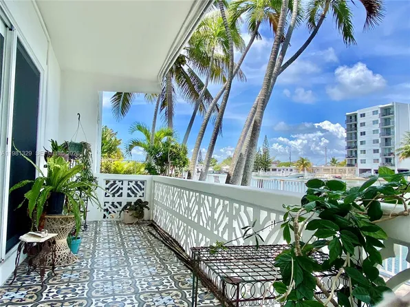 8040 Tatum Waterway Dr APT 5, Miami Beach, FL 33141